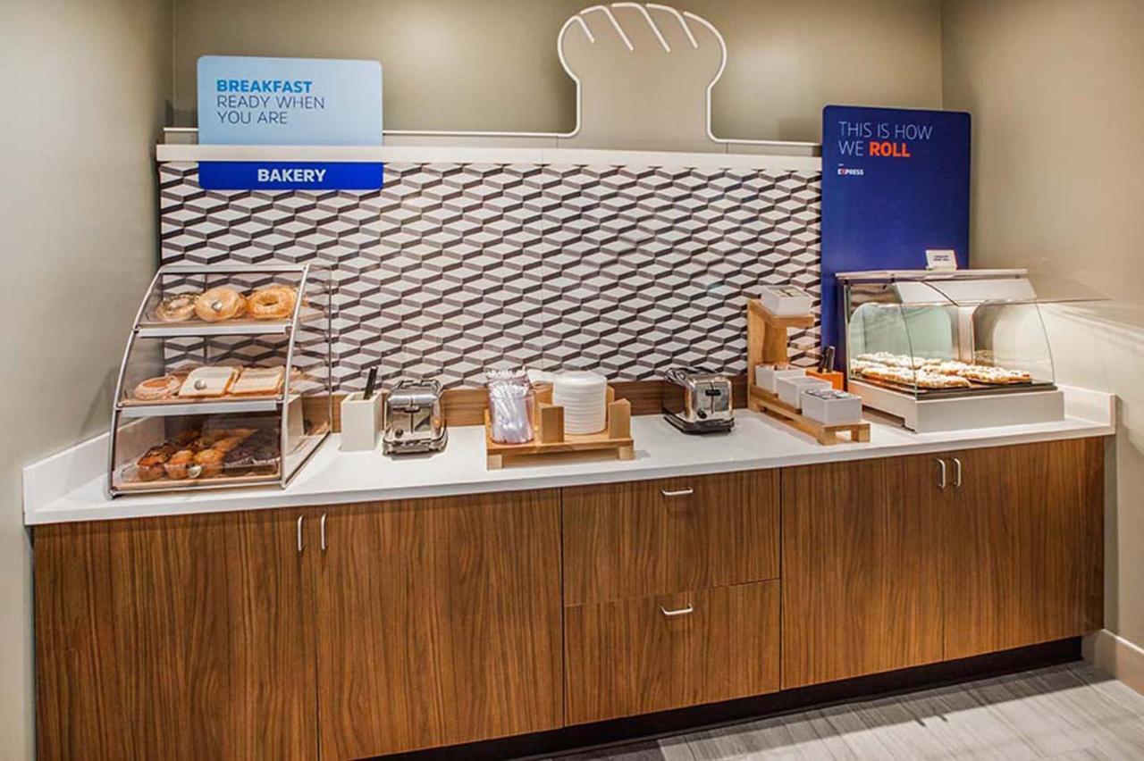 Holiday Inn Express East Peoria - Riverfront By Ihg Exteriér fotografie